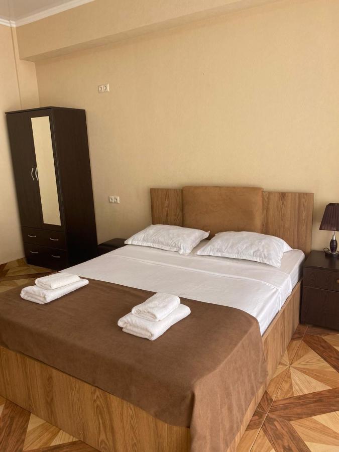 Hotel Saburtalo Roni Tbilisi Exterior photo